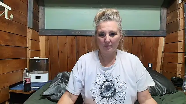 Snapshot of lisaxlovexxx chatting on May 16, 2026, 1:26 am lisaxlovexxx online show from May 16, 2026, 1:26 am