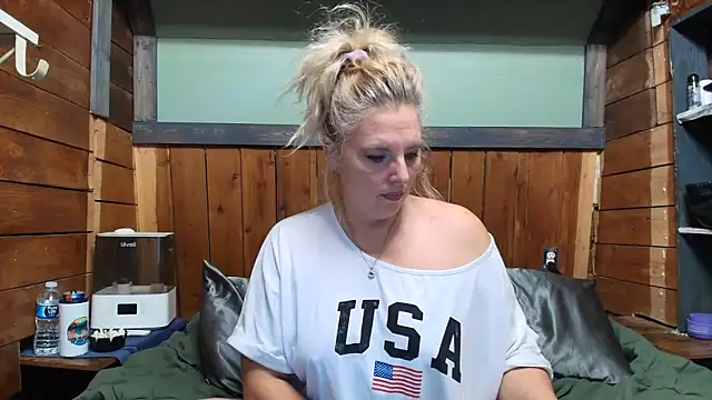 Snapshot of lisaxlovexxx chatting on April 9, 2026, 6:03 pm lisaxlovexxx online show from April 9, 2026, 6:03 pm