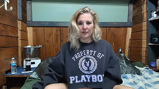 Snapshot of lisaxlovexxx chatting on March 23, 2026, 3:12 pm lisaxlovexxx online show from March 23, 2026, 3:12 pm