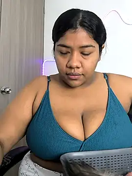 Snapshot of paola091 chatting on October 14, 2025, 11:33 am paola091 online show from October 14, 2025, 11:33 am