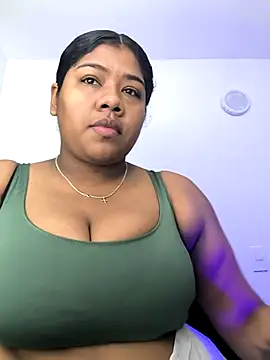 Snapshot of paola091 chatting on November 24, 2025, 11:32 am paola091 online show from November 24, 2025, 11:32 am