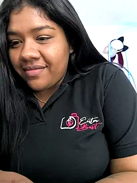 Snapshot of paola091 chatting on October 25, 2025, 12:32 am paola091 online show from October 25, 2025, 12:32 am