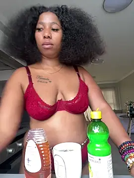 Snapshot of CurvyDesire1 chatting on April 23, 2026, 5:25 am CurvyDesire1 online show from April 23, 2026, 5:25 am