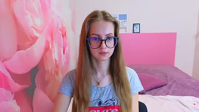 AliceAdams online show from March 30, 2026, 7:43 am