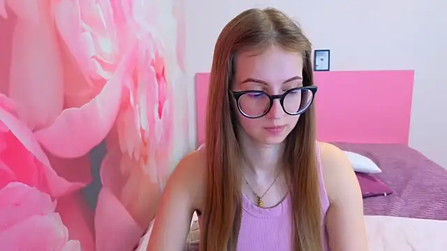 AliceAdams online show from March 13, 2026, 7:35 am