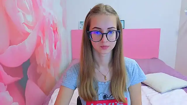 AliceAdams online show from November 15, 2025, 8:40 am