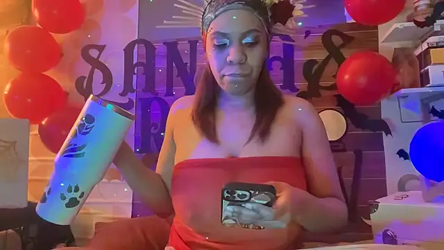 Snapshot of Sanaawest chatting on October 31, 2025, 7:05 am Sanaawest online show from October 31, 2025, 7:05 am