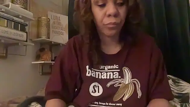 Snapshot of Sanaawest chatting on November 10, 2025, 12:32 pm Sanaawest online show from November 10, 2025, 12:32 pm