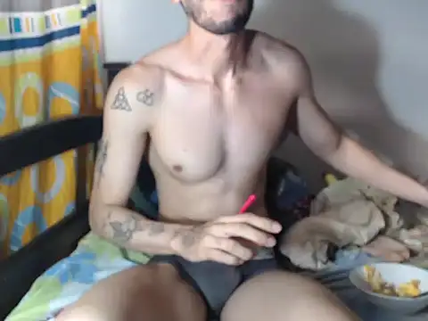 Snapshot of alisterxxx chatting on December 15, 2025, 11:49 am alisterxxx online show from December 15, 2025, 11:49 am