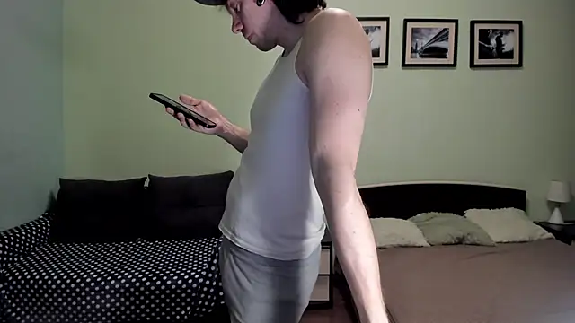 Snapshot of Marrymepls chatting on May 1, 2026, 4:34 pm Marrymepls online show from May 1, 2026, 4:34 pm
