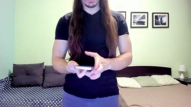 Marrymepls online show from April 8, 2026, 3:24 pm