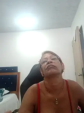 BustyMilf  online show from October 17, 2025, 1:13 pm