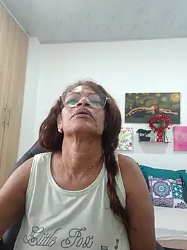 Snapshot of BustyMilf_ chatting on March 26, 2026, 12:58 pm BustyMilf online show from March 26, 2026, 12:58 pm