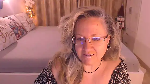 Snapshot of Raisshy chatting on December 21, 2025, 11:12 am Raisshy online show from December 21, 2025, 11:12 am