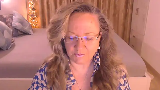 Snapshot of Raisshy chatting on February 19, 2026, 4:42 am Raisshy online show from February 19, 2026, 4:42 am