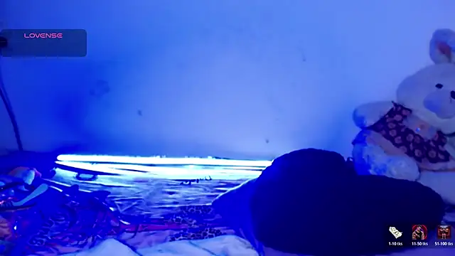 Snapshot of ninatiny chatting on March 26, 2026, 11:19 am ninatiny online show from March 26, 2026, 11:19 am