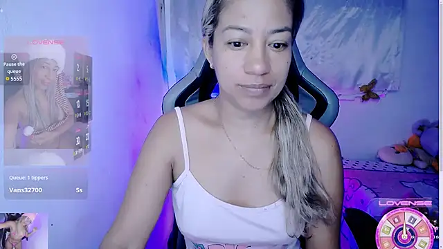 ninatiny online show from November 29, 2025, 8:58 am