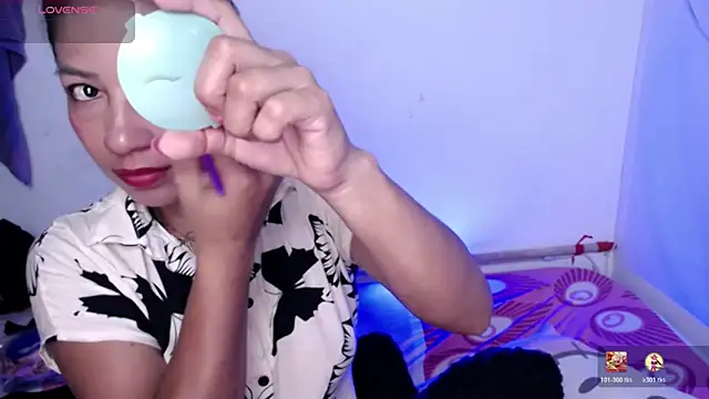 Snapshot of ninatiny chatting on April 6, 2026, 11:22 am ninatiny online show from April 6, 2026, 11:22 am