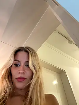 jasminesummer online show from October 7, 2025, 3:13 pm