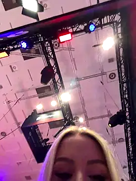 jasminesummer online show from September 28, 2025, 10:22 am