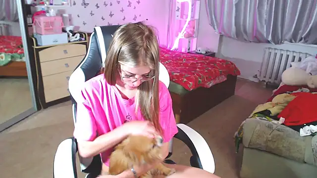 Snapshot of Kira_honeyy chatting on March 2, 2025, 11:30 am Kira honeyy online show from March 2, 2025, 11:30 am