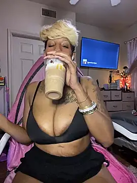 Snapshot of MzParker chatting on January 24, 2025, 2:30 pm MzParker online show from January 24, 2025, 2:30 pm