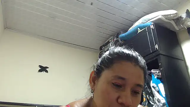 adrixxx38 online show from June 3, 2026, 3:18 am
