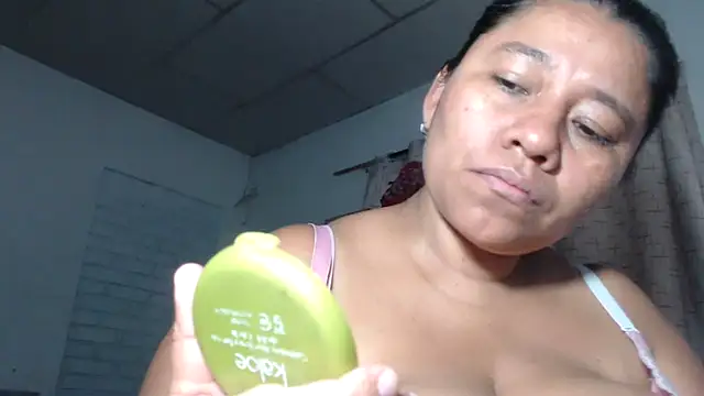 adrixxx38 online show from November 18, 2025, 2:31 pm