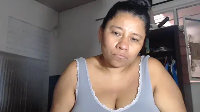 Snapshot of adrixxx38 chatting on February 23, 2026, 10:32 pm adrixxx38 online show from February 23, 2026, 10:32 pm