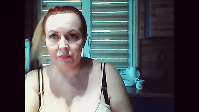Snapshot of FreeMyFire chatting on March 19, 2025, 1:32 am FreeMyFire online show from March 19, 2025, 1:32 am