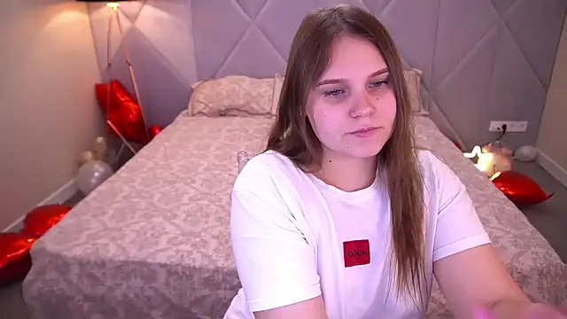 Snapshot of VinnaSky chatting on February 17, 2026, 8:00 am VinnaSky online show from February 17, 2026, 8:00 am