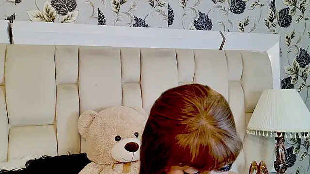 Snapshot of zarahdivousi chatting on May 27, 2026, 2:35 pm zarahdivousi online show from May 27, 2026, 2:35 pm