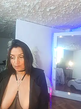 zullyxhot online show from November 14, 2025, 8:12 pm