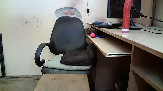 dundyFocus online show from October 4, 2025, 2:18 pm