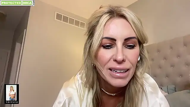 Snapshot of JordynGrange chatting on February 12, 2025, 10:04 pm JordynGrange online show from February 12, 2025, 10:04 pm