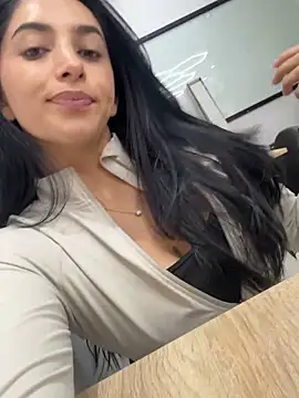 niko robin online show from November 15, 2025, 6:45 pm