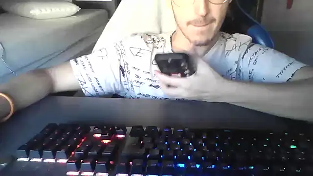 Snapshot of Troycm chatting on October 5, 2025, 4:31 pm Troycm online show from October 5, 2025, 4:31 pm