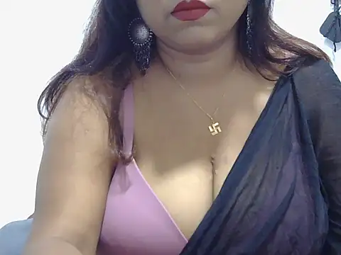 Snapshot of ROSEE_MERRYYYY chatting on May 14, 2026, 1:52 pm ROSEE MERRYYYY online show from May 14, 2026, 1:52 pm