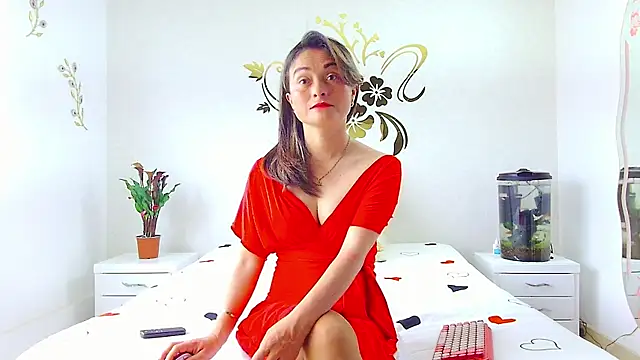 MarcelaFlores online show from July 16, 2026, 2:47 pm