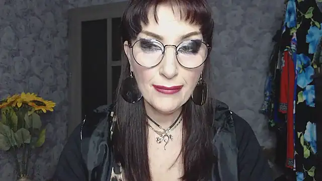 Snapshot of Aziza1 chatting on April 18, 2026, 7:58 pm Aziza1 online show from April 18, 2026, 7:58 pm