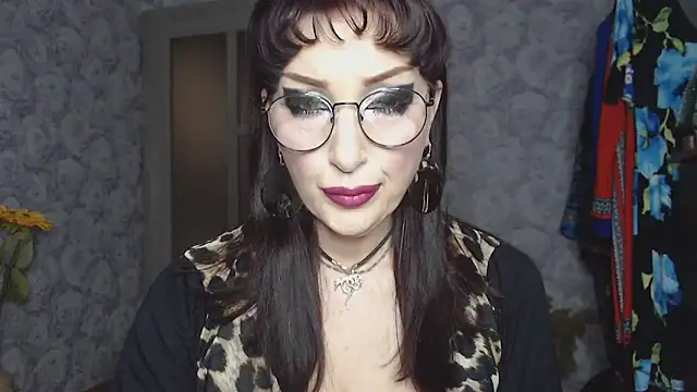 Snapshot of Aziza1 chatting on April 26, 2026, 12:35 pm Aziza1 online show from April 26, 2026, 12:35 pm