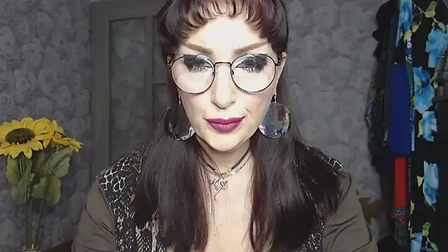 Snapshot of Aziza1 chatting on May 12, 2026, 1:28 pm Aziza1 online show from May 12, 2026, 1:28 pm