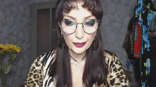 Snapshot of Aziza1 chatting on April 3, 2026, 1:39 pm Aziza1 online show from April 3, 2026, 1:39 pm