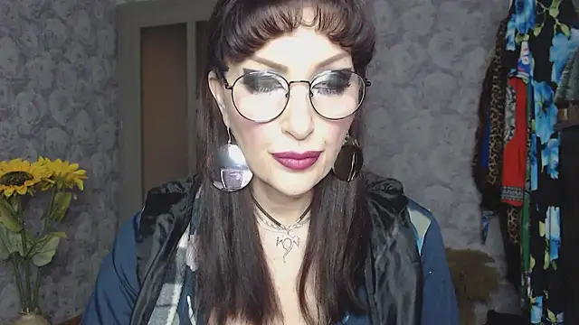 Snapshot of Aziza1 chatting on April 2, 2026, 1:51 pm Aziza1 online show from April 2, 2026, 1:51 pm