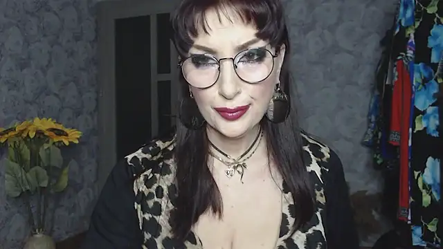 Snapshot of Aziza1 chatting on April 18, 2026, 7:18 pm Aziza1 online show from April 18, 2026, 7:18 pm