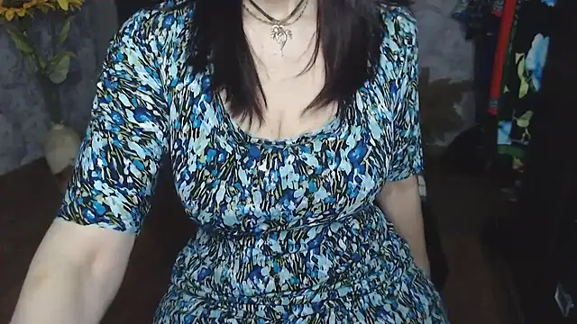 Snapshot of Aziza1 chatting on April 15, 2026, 7:58 pm Aziza1 online show from April 15, 2026, 7:58 pm