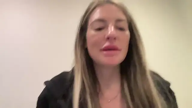 Snapshot of AmandaStarryNight chatting on December 5, 2024, 8:16 am AmandaStarryNight online show from December 5, 2024, 8:16 am