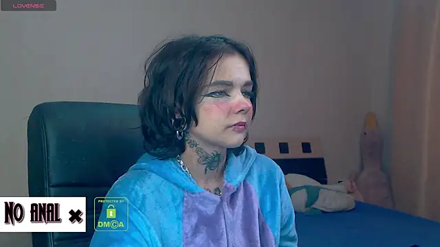 Snapshot of Dark__Elf chatting on October 22, 2025, 9:57 pm Dark Elf online show from October 22, 2025, 9:57 pm