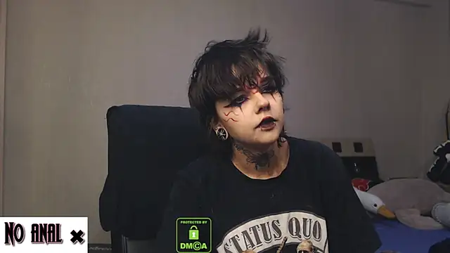 Snapshot of Dark__Elf chatting on March 17, 2025, 10:08 pm Dark Elf online show from March 17, 2025, 10:08 pm