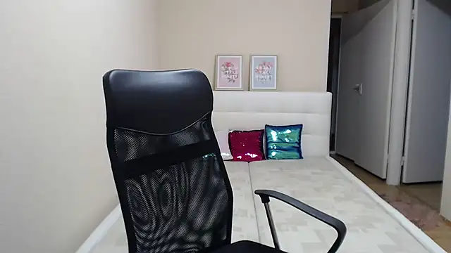 AnnaSweet18 online show from October 31, 2025, 7:21 pm